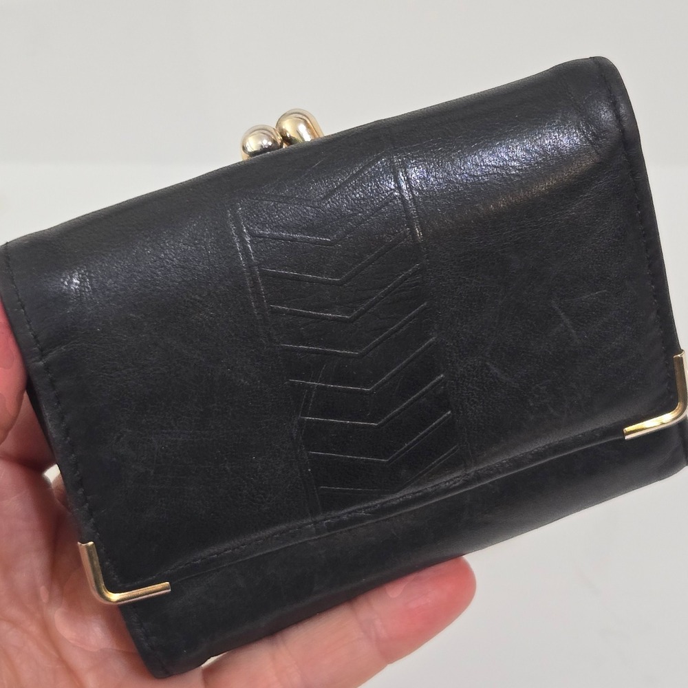 Princess Gardner Trifold Wallet Kiss lock coin Black Leather Vintage Chevron